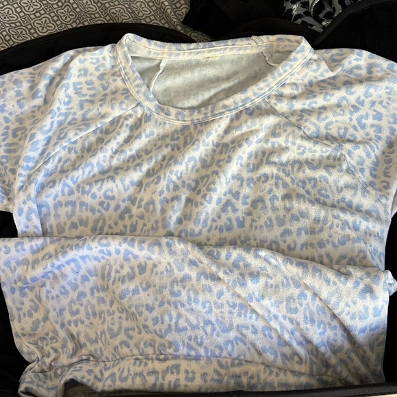 Womens blue cheetah top - Picture 1 of 1